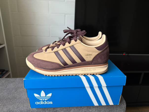 ZAPATILLAS ADIDAS (37)