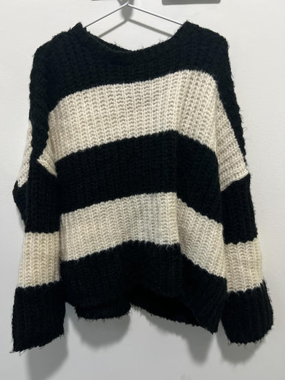 SWEATER (L)