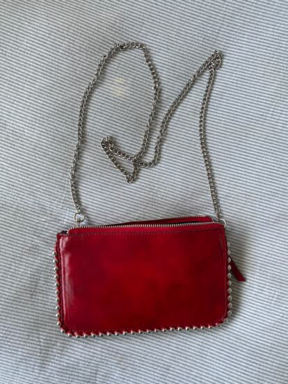 CARTERA ROJA ZARA