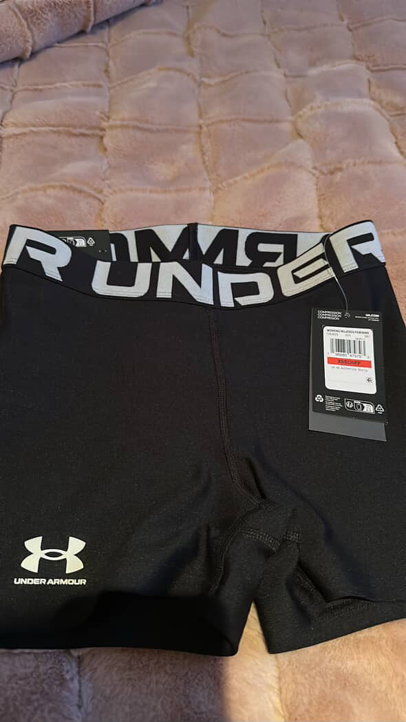 SHORT UNDER ARMOUR (XS)