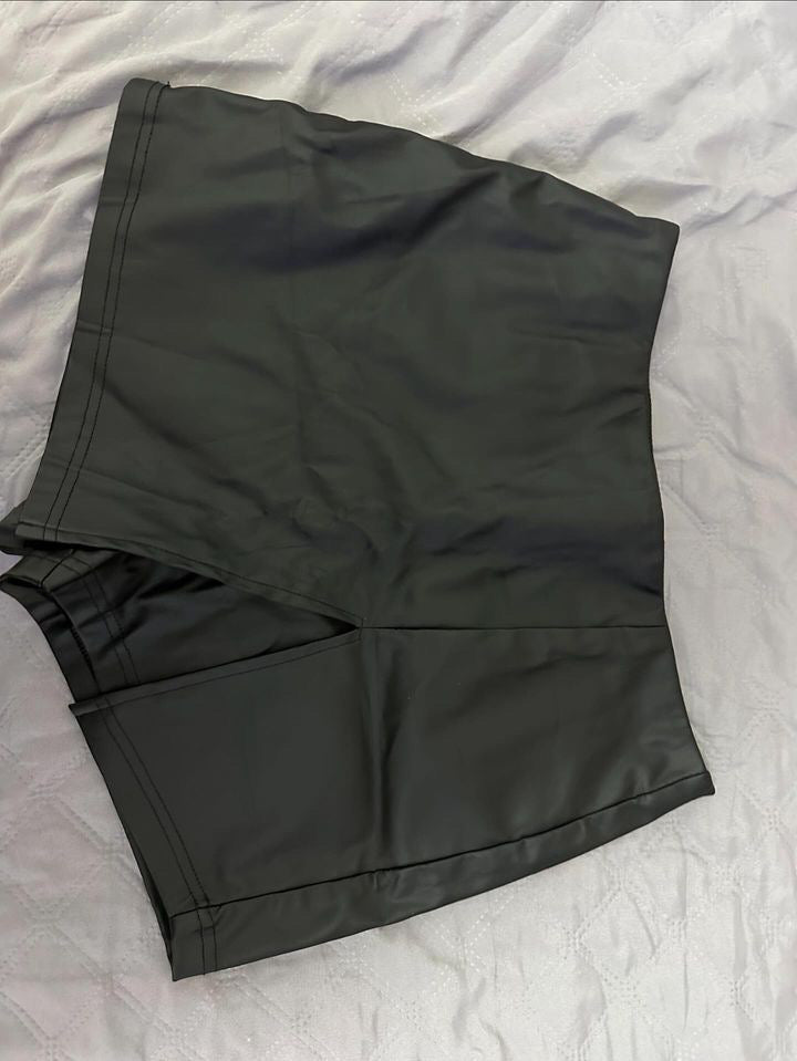FALDA SHORT ECOCUERO (S)
