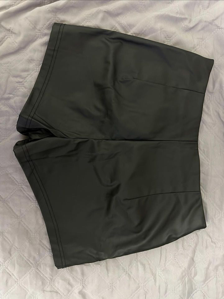 FALDA SHORT ECOCUERO (S)