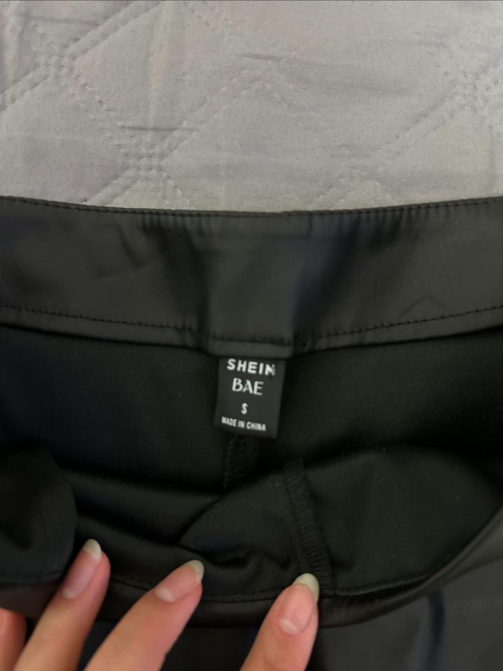 FALDA SHORT ECOCUERO (S)