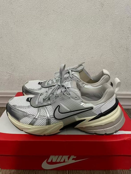 ZAPATILLAS NIKE (37,5)