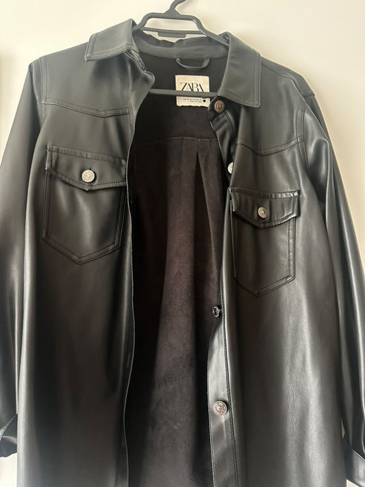 SOBRECAMISA ECOCUERO ZARA (XS)